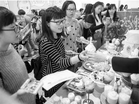 蜜宁波首届咔啦甜品展里的空气都是甜的(图1) 蜜宁波首届咔啦甜品展里的空气都是甜的(图1)