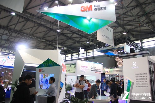 3M携4K触控及镜面显示屏亮相CES ASIA(图1) 3M在CES ASIA 2016的展台