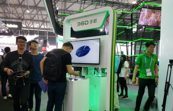 360手机N4新品体验 2016CES展会清晰亮相(图1) 2016CES展会清晰亮相 360手机N4新品体验