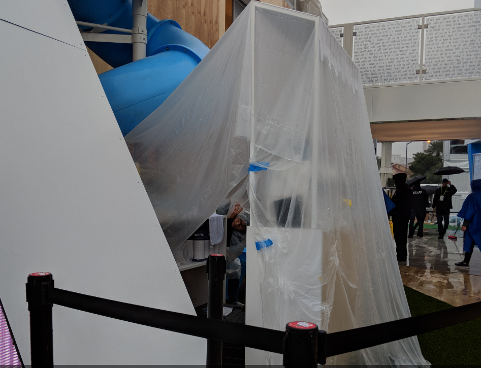 谷歌CES展位不防水 开幕首日遭暴雨袭击被迫关闭