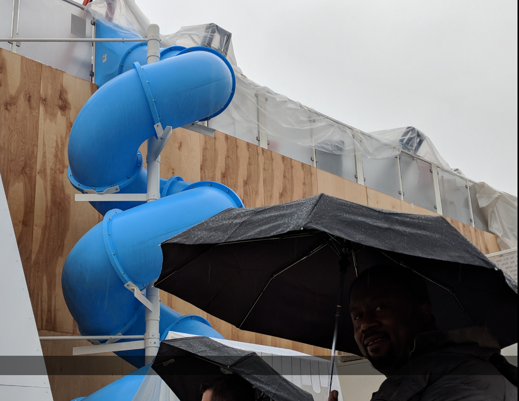 谷歌CES展位不防水 开幕首日遭暴雨袭击被迫关闭